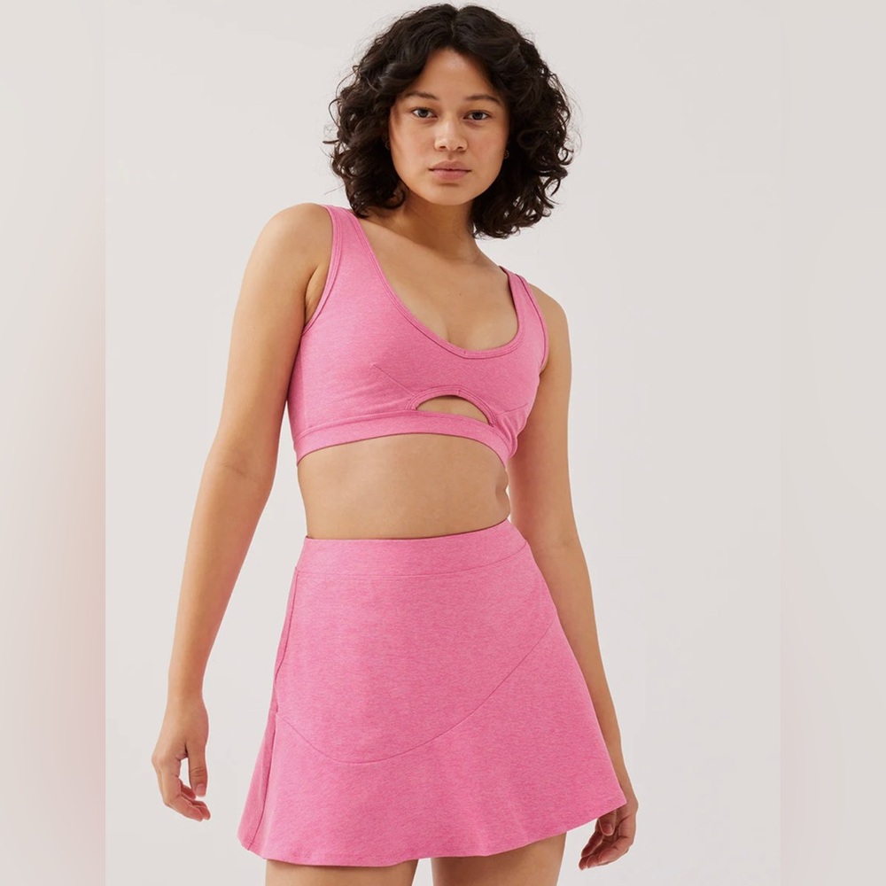 Outdoor Voices Peekaboo Cutout
Sports Bra